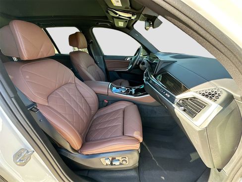 Used 2024 BMW X5 sDrive40i w/ Premium Package image 29