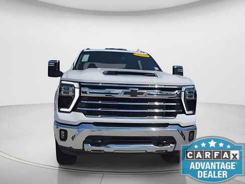 Used 2026 Chevrolet Silverado 2500 LTZ w/ LTZ Plus Package AWD/4WD image 4