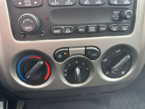 Used 2010 Chevrolet Colorado LT image 18