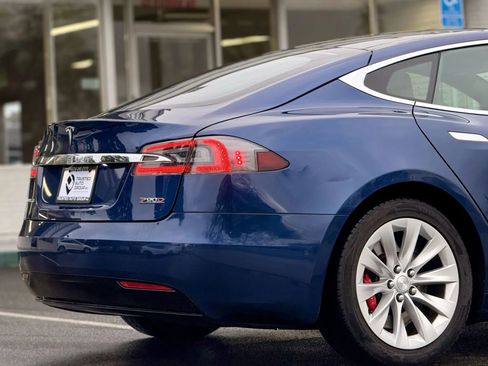 Used 2016 Tesla Model S P90D image 9