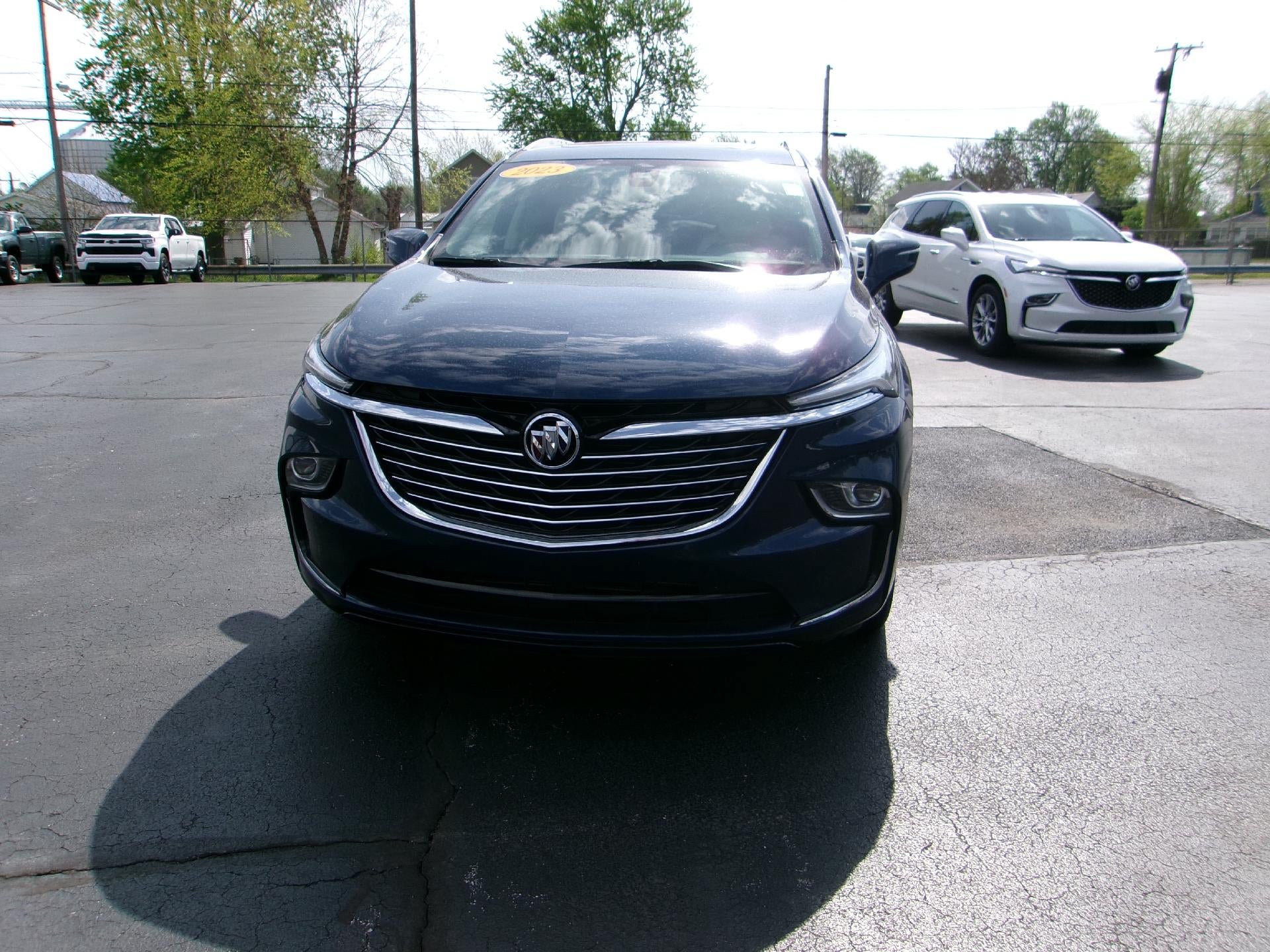 Used 2023 Buick Enclave Essence w/ Experience Buick Package FWD image 3