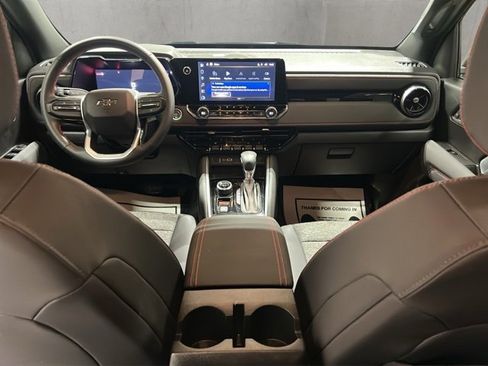 Used 2025 Chevrolet Colorado Z71 w/ Technology Package image 12