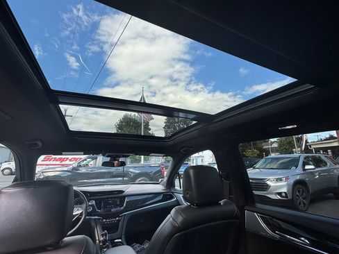 Used 2023 Cadillac XT6 Premium Luxury image 28