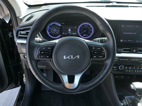 Used 2022 Kia Niro LXS image 17