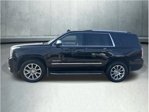 Used 2017 GMC Yukon Denali AWD/4WD image 2