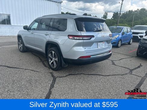 Used 2023 Jeep Grand Cherokee L Limited AWD/4WD image 3