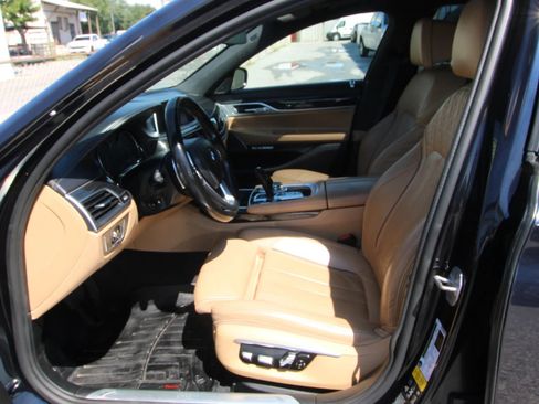 Used 2016 BMW 750i xDrive AWD/4WD image 9