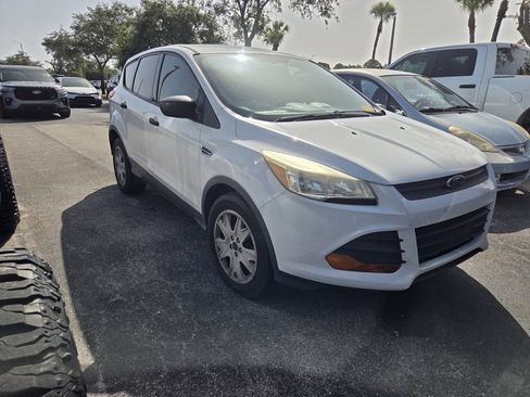 Used 2016 Ford Escape S FWD image 2