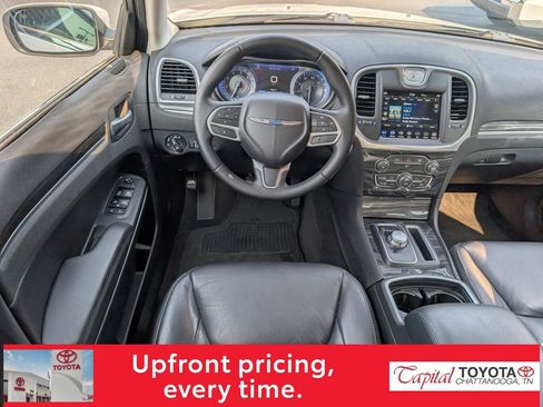 Used 2018 Chrysler 300 Touring L RWD image 11