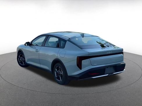 Used 2025 Kia K4 LXS image 11