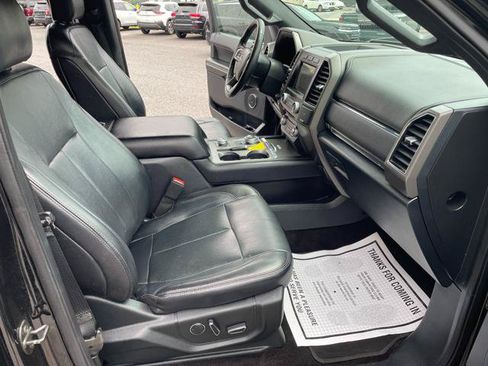 Used 2018 Ford Expedition Max XLT w/ Equipment Group 202A AWD/4WD image 30