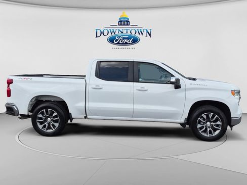 Used 2025 Chevrolet Silverado 1500 LT AWD/4WD image 2