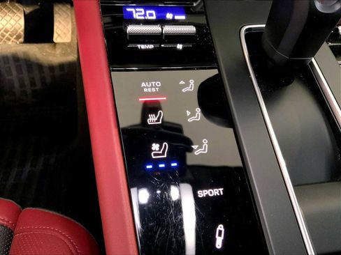 Certified 2023 Porsche Macan S AWD/4WD image 37