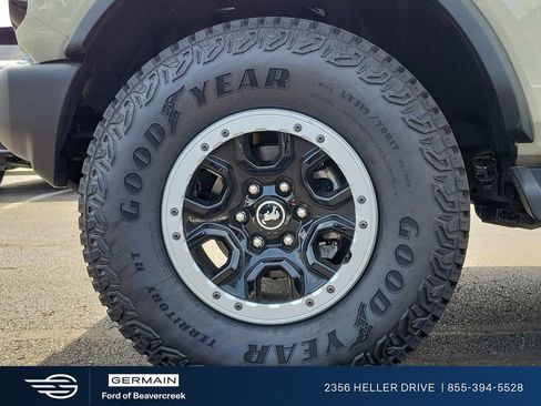 New 2025 Ford Bronco Outer Banks w/ Sasquatch Package AWD/4WD image 9
