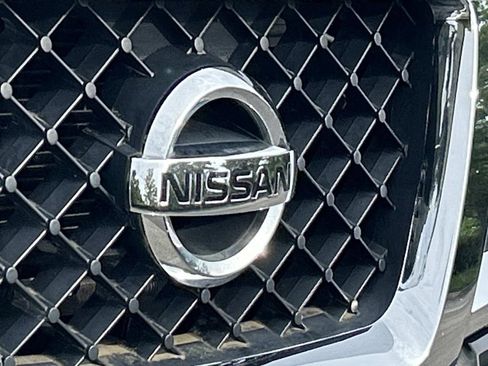 Used 2014 Nissan Armada Platinum w/ 2nd Row Captain Seat Package RWD image 11