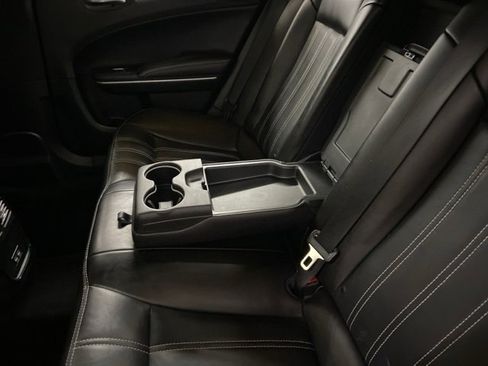 Used 2019 Chrysler 300 S image 18