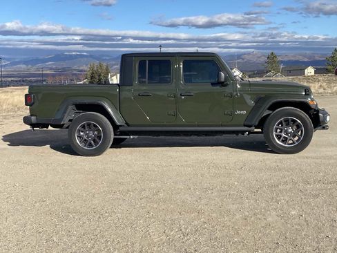 Certified 2022 Jeep Gladiator Overland w/ Trailer Tow Package image 22