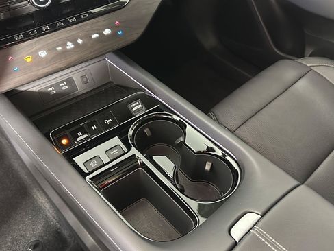 Used 2025 Nissan Murano Platinum AWD/4WD image 18