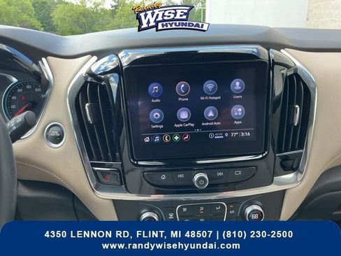 Used 2023 Chevrolet Traverse LT FWD image 4