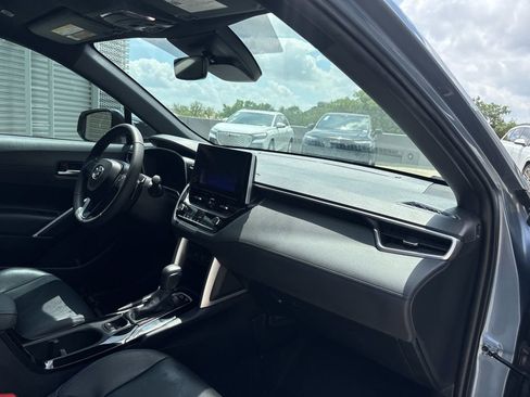 Used 2023 Toyota Corolla Cross AWD Hybrid w/ Convenience Package image 15