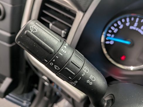 Used 2023 Ford Expedition XLT image 17