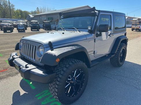 Used 2017 Jeep Wrangler Sport w/ Quick Order Package 24S AWD/4WD image 10