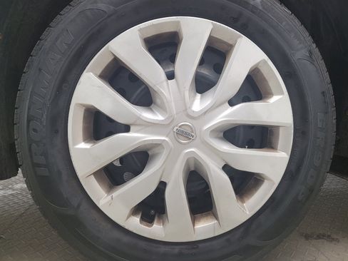 Used 2018 Nissan Rogue S AWD/4WD image 31