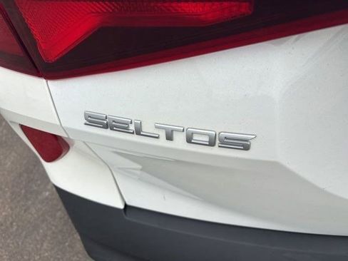 Used 2022 Kia Seltos LX AWD/4WD image 43