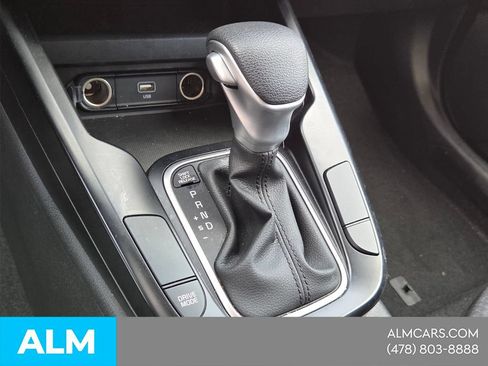 Used 2025 Kia Soul LX w/ LX Technology Package FWD image 24