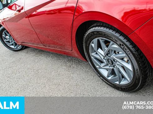 Used 2024 Hyundai Elantra SEL FWD image 15