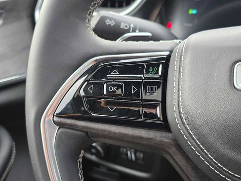 Used 2023 Jeep Grand Cherokee Overland w/ Luxury Tech Group IV image 36