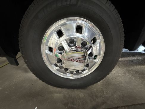 Used 2024 GMC Sierra 3500 SLT w/ SLT Premium Package image 32