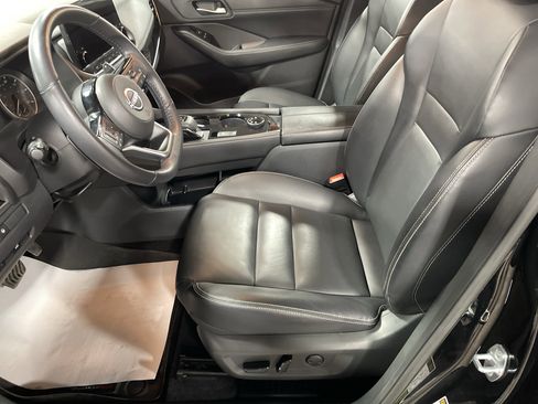 Used 2023 Nissan Rogue SL w/ SL Premium Package image 10