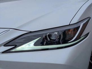 Used 2025 Lexus ES 350 w/ Premium Package FWD video 2
