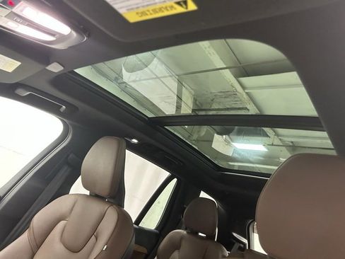 Used 2024 Volvo XC90 B5 Plus image 25