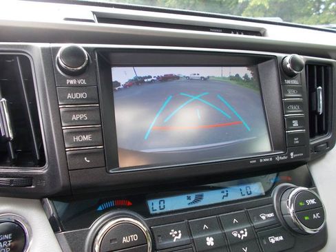 Used 2017 Toyota RAV4 XLE AWD/4WD image 33