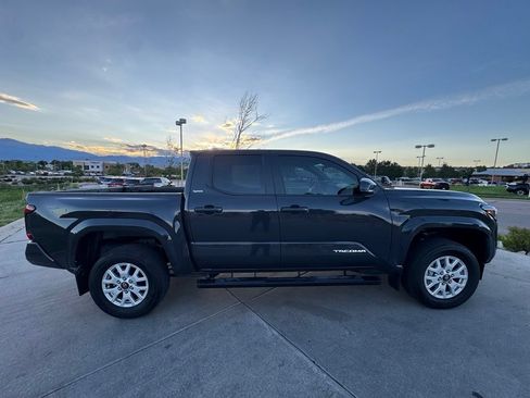 Used 2024 Toyota Tacoma SR5 AWD/4WD image 8