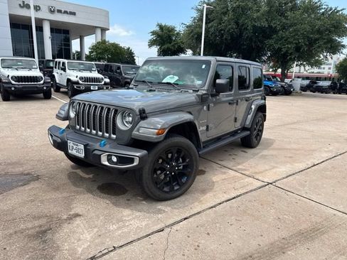 Used 2023 Jeep Wrangler Unlimited Sahara w/ Cold Weather Group AWD/4WD image 2