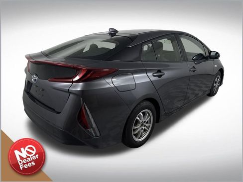 Used 2021 Toyota Prius Prime LE image 3