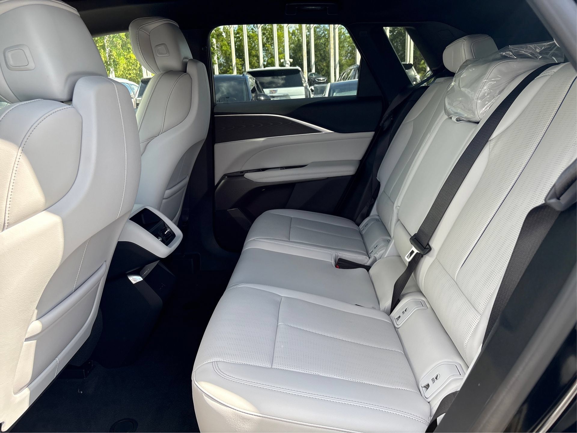 New 2026 Cadillac Lyriq Luxury RWD image 10