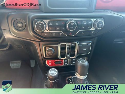 Used 2021 Jeep Wrangler Unlimited Rubicon w/ LED Lighting Group AWD/4WD image 10