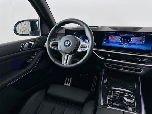 Used 2025 BMW X7 M60i w/ Executive Package image 24