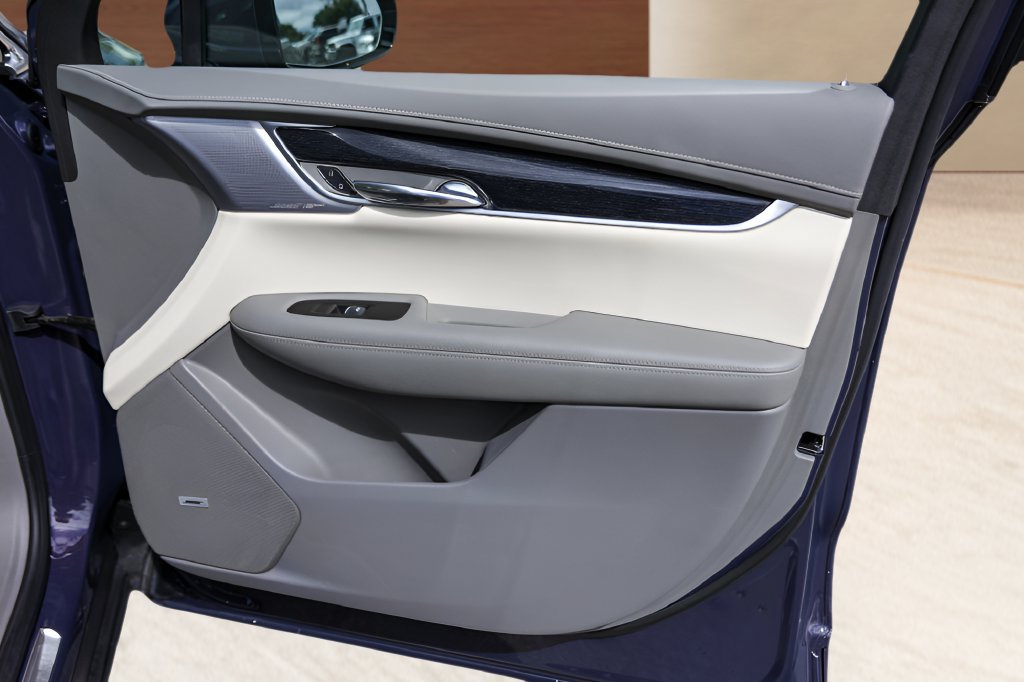 Used 2025 Cadillac XT6 Premium Luxury FWD image 31