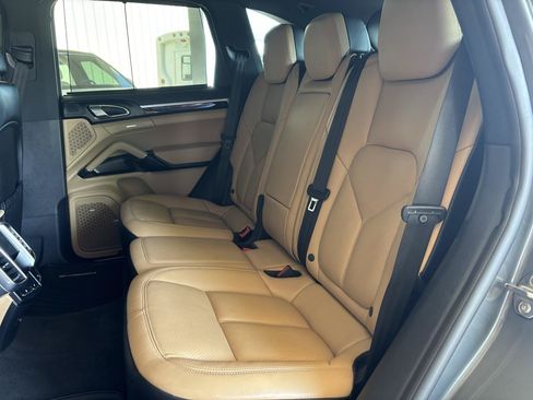 Used 2018 Porsche Cayenne S w/ Premium Package Plus AWD/4WD image 23