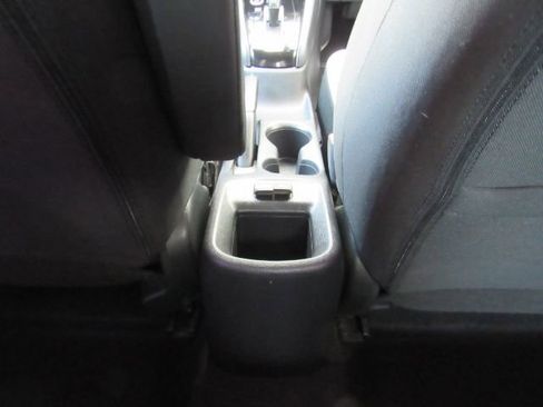 Used 2020 Nissan Versa SV image 24