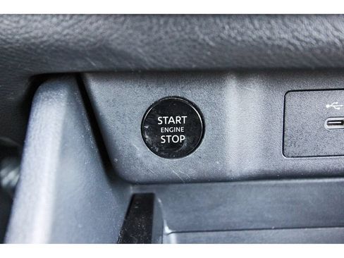 Used 2024 Nissan Rogue SV AWD/4WD image 30
