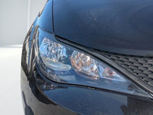 Used 2023 Chrysler Voyager LX image 8