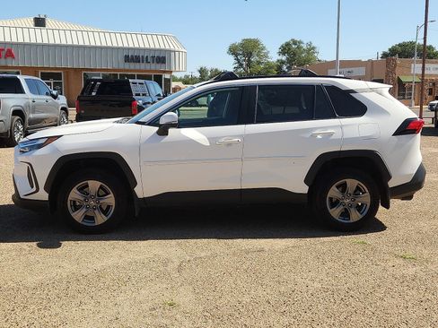 Used 2024 Toyota RAV4 XLE w/ Convenience Package FWD image 2