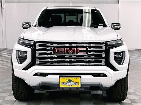 Used 2025 GMC Canyon Denali image 3