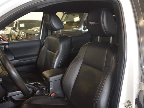 Used 2017 Toyota Tacoma TRD Pro AWD/4WD image 96